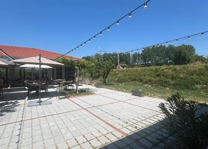 La Vallée Hotel *